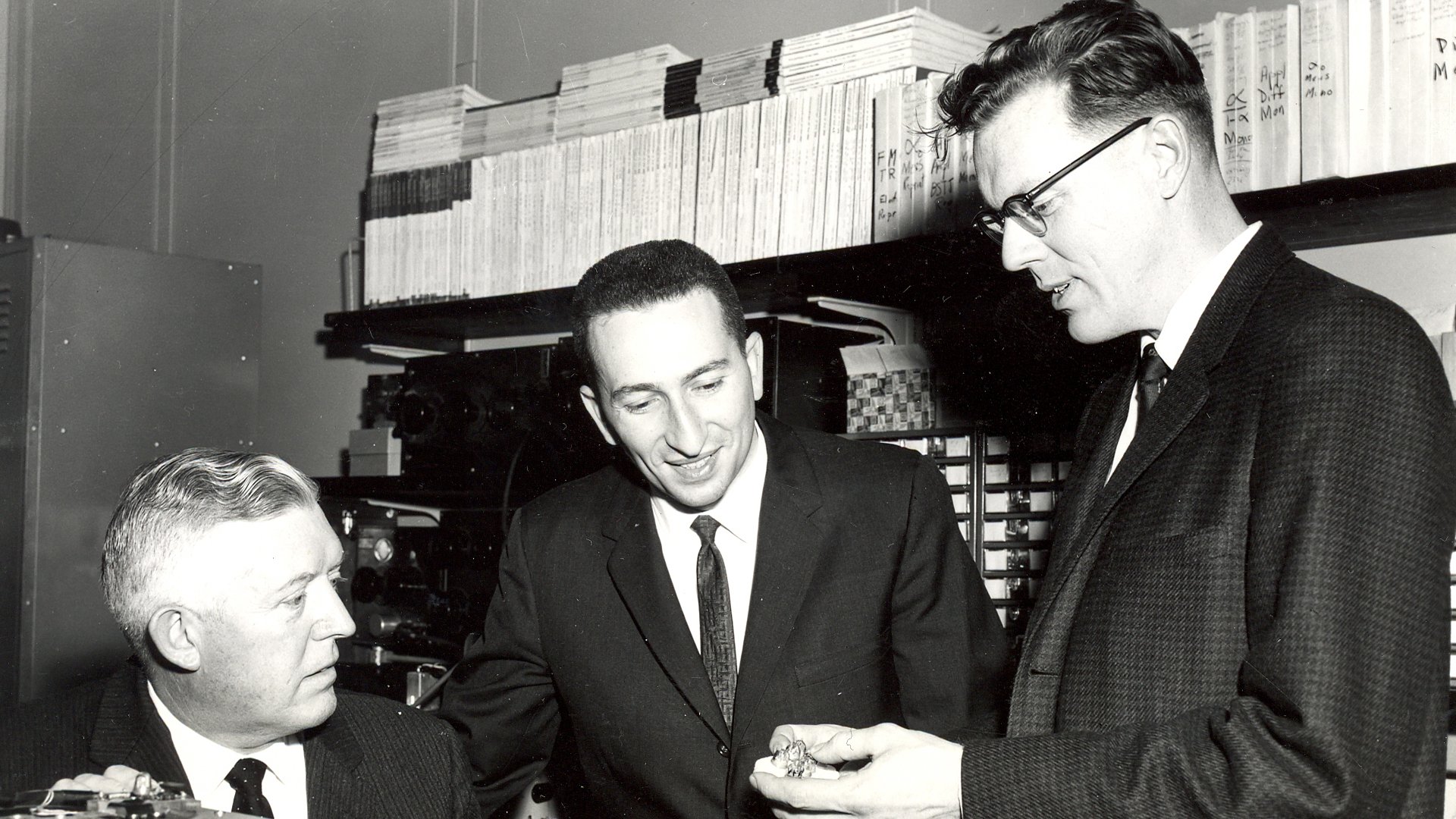 In Memoriam Morris Tanenbaum, inventor of the silicon transistor